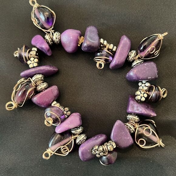 NWT Angela Designs 3 handmade amethyst & silver color beaded stretchy bracelets - Picture 5 of 8